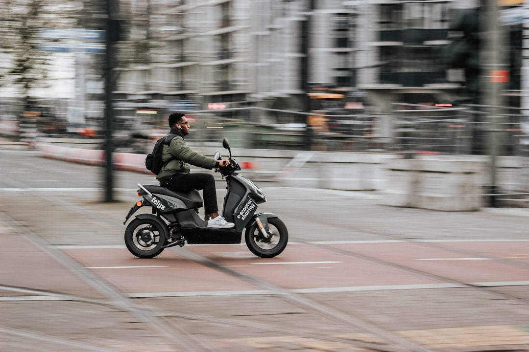 Hvordan finne skjulte perler med moped i stedet for bil